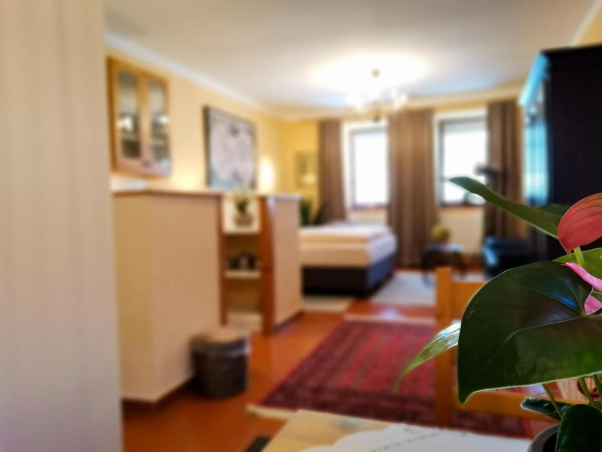 Gaestehaus Doris プルバッハ・アム・ノイジードラーゼー エクステリア 写真